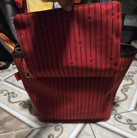 Louis Vuitton Neverfull MM - Picture 12 of 17